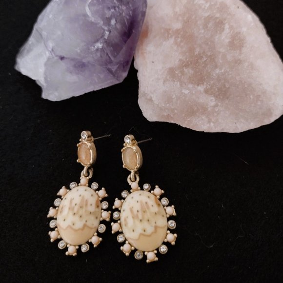 Classic Western Theme Center Push Back/Pin Drop Earrings - Picture 1 of 1